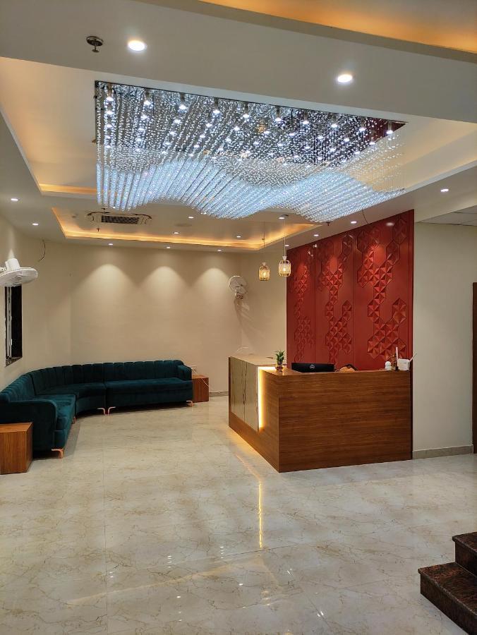 Hotel Satsang Grand Bénarès Extérieur photo