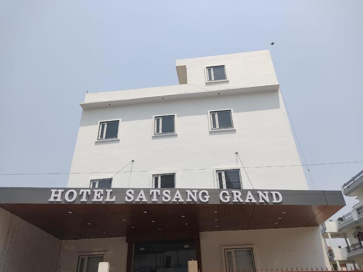 Hotel Satsang Grand Bénarès Extérieur photo