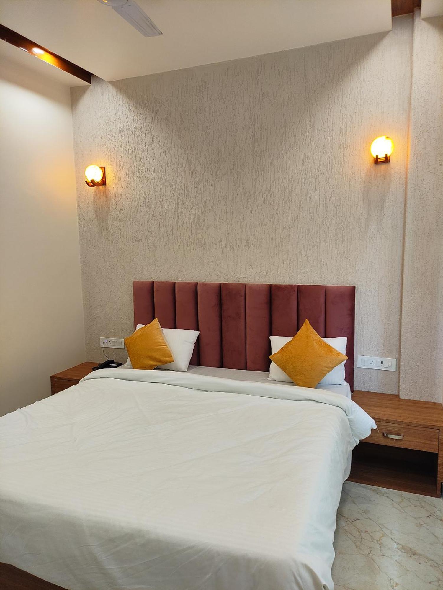 Hotel Satsang Grand Bénarès Extérieur photo