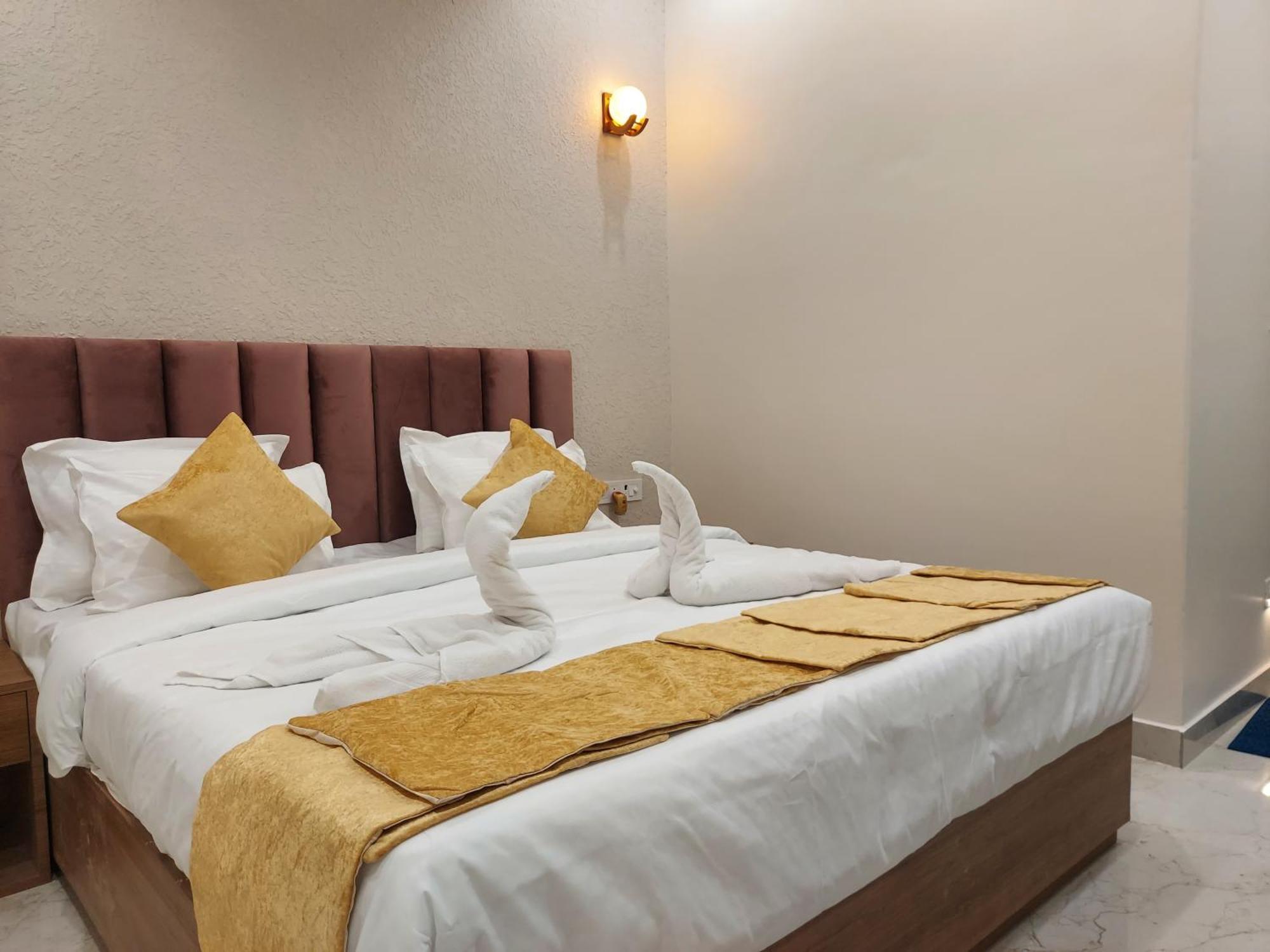 Hotel Satsang Grand Bénarès Extérieur photo