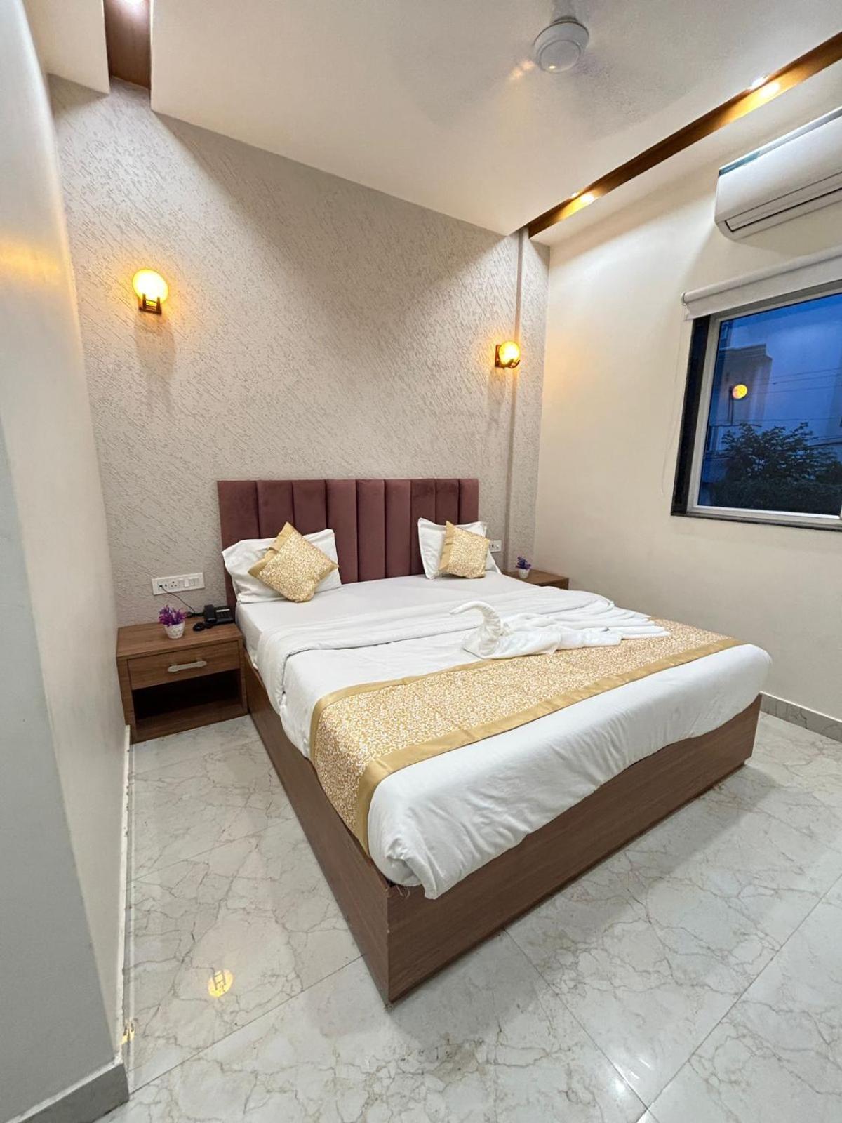 Hotel Satsang Grand Bénarès Extérieur photo